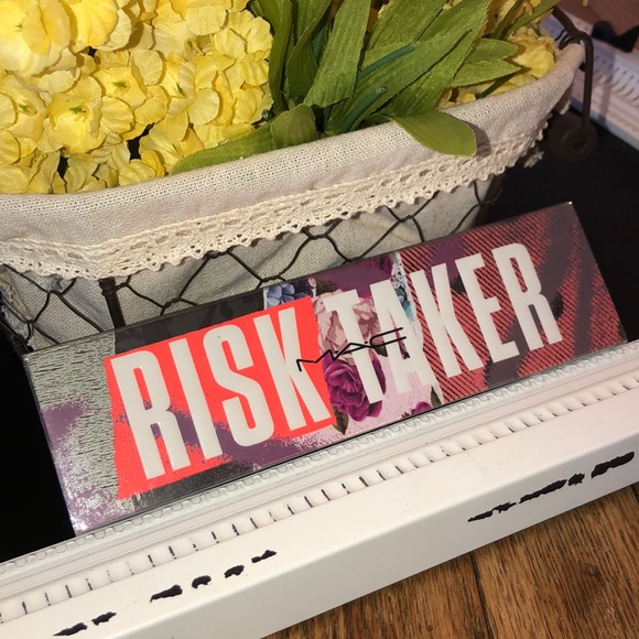 ✨NEW MAC Risk Taker Palette✨ - Picture 4 of 8
